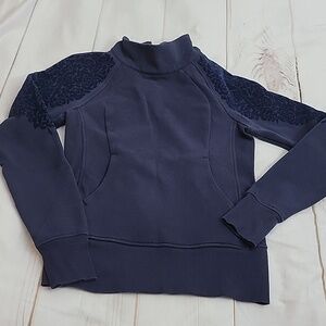 Lululemon Floral Flock Pullover Women’s Size 4 Midnight Navy Sweater Beautiful